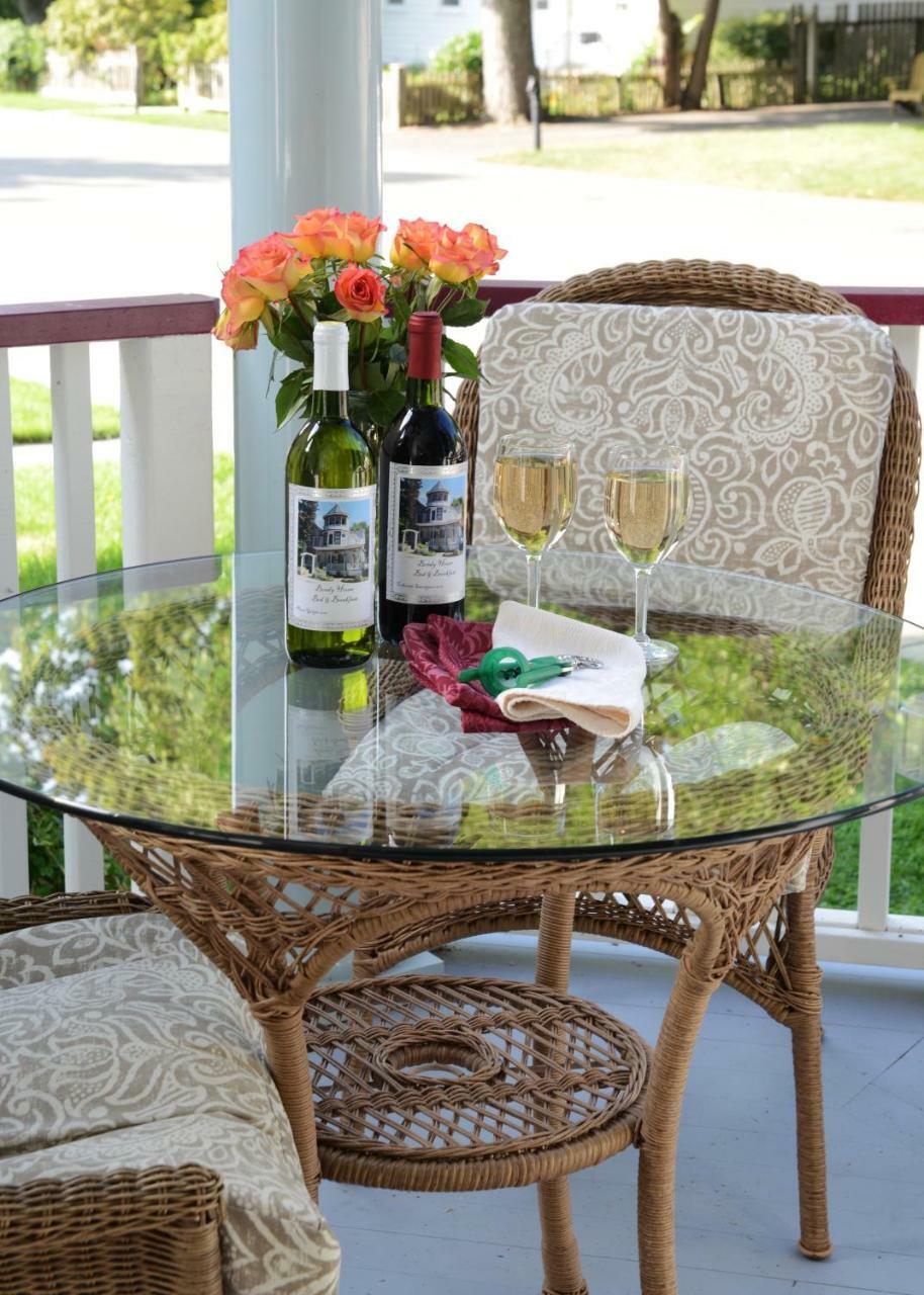 Bondy House Bed & Breakfast Amherstburg Exterior foto